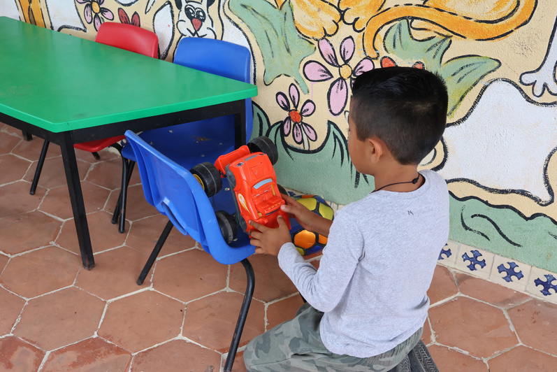 Play activity in the home's spaces